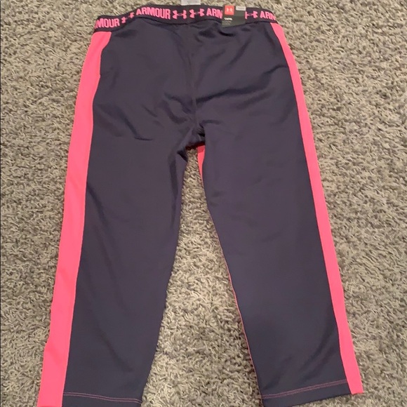 🆕 Girls Under Armour Two Toned Capri Leggings L - Picture 3 of 4